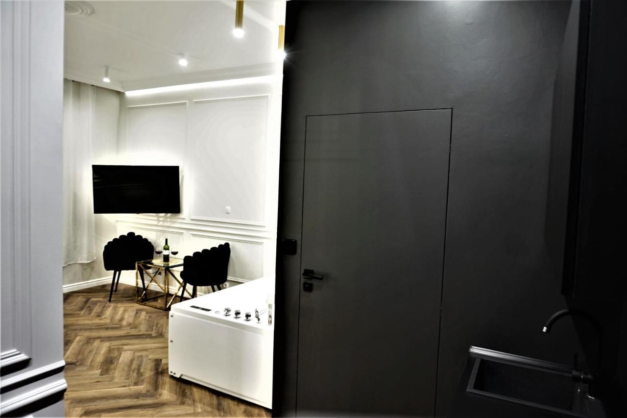 Luxury Jacuzzi Apartment คราคูฟ ภายนอก รูปภาพ