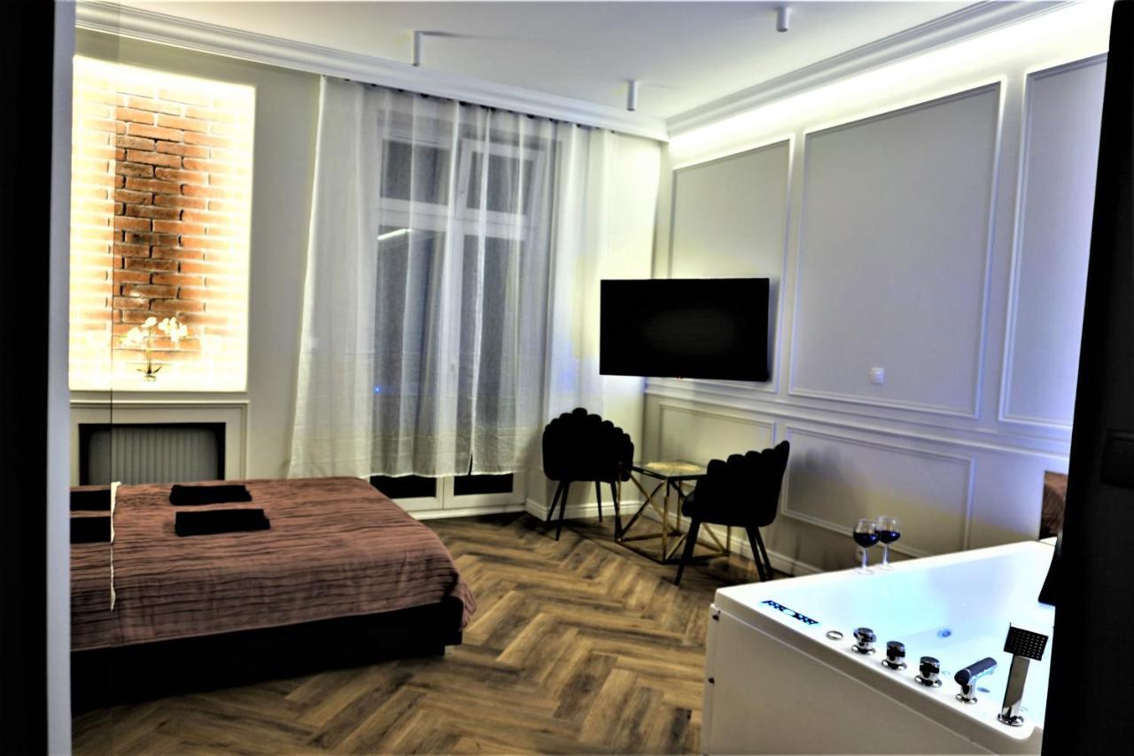 Luxury Jacuzzi Apartment คราคูฟ ภายนอก รูปภาพ