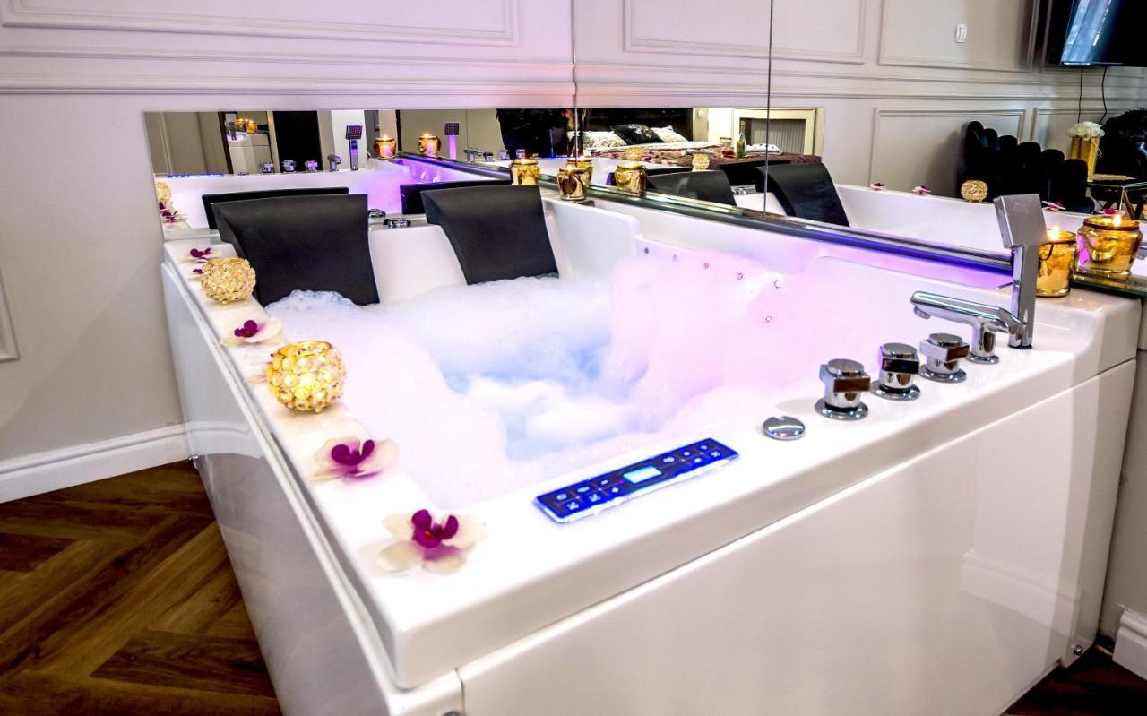 Luxury Jacuzzi Apartment คราคูฟ ภายนอก รูปภาพ